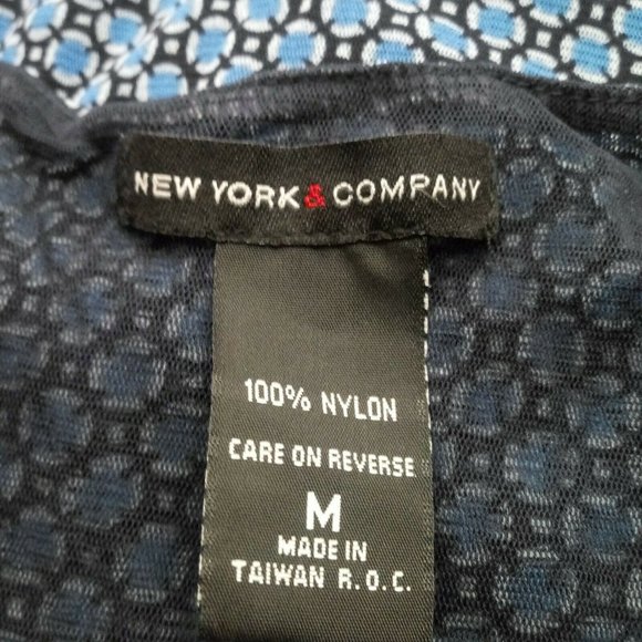 New York & Company Geometric Top Medium - Picture 9 of 14